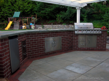 Outdoor Kitchen